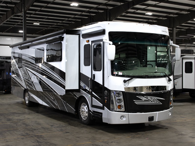 2025 Forest River Berkshire XL 40H, $ 324,990