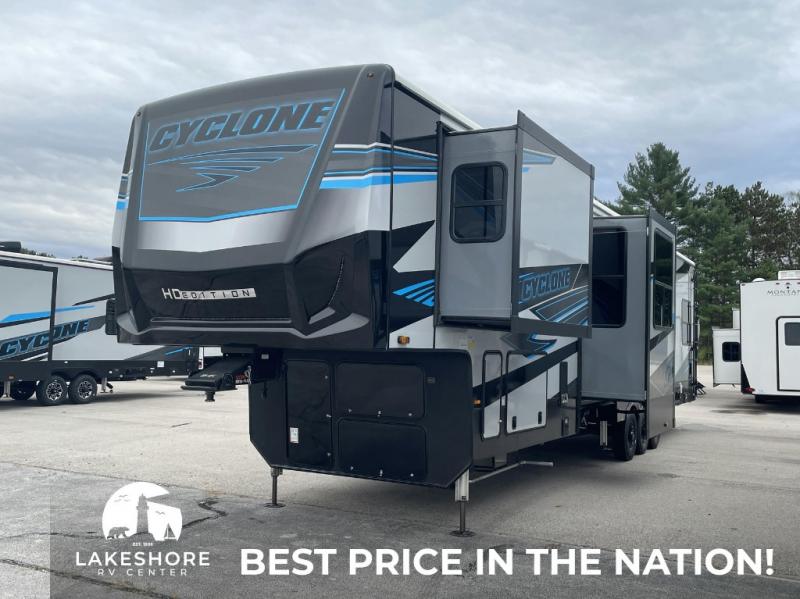 2025 Heartland Cyclone 4006, $ 169,270