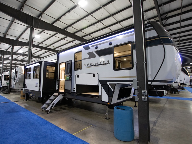 2025 Keystone Sprinter 3920DSL, $ 64,990