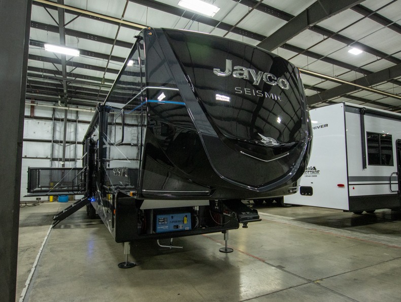 2026 Jayco Seismic 413, $ 158,379
