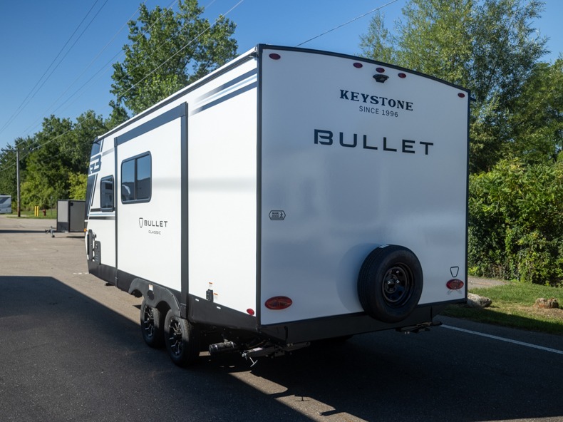 2026 Keystone Bullet Classic Single Axle 18RBC Sin, $ 29,843