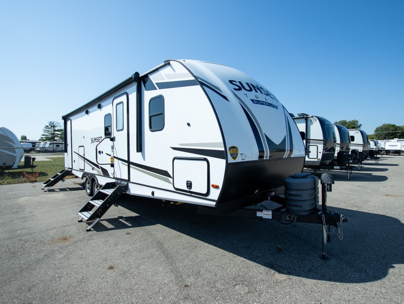 2024 CrossRoads Sunset Trail Super Lite SS272BH, $ 29,990