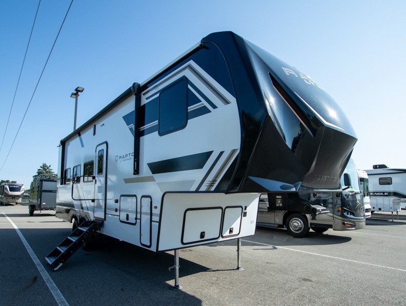 2026 Keystone Raptor Carbon Series (Fifth Wheel) 3, $ 81,647