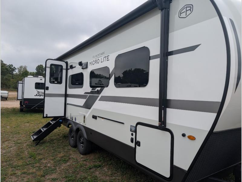 2026 Forest River Flagstaff Micro Lite 22FBS, $ 43,734