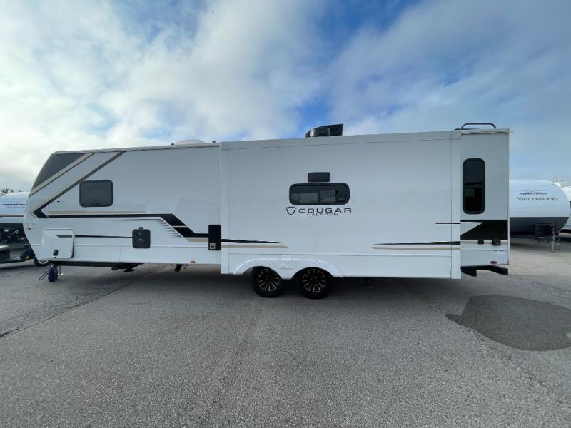 2026 Keystone Cougar Half-Ton (Travel Trailer) 29R, $ 62,717
