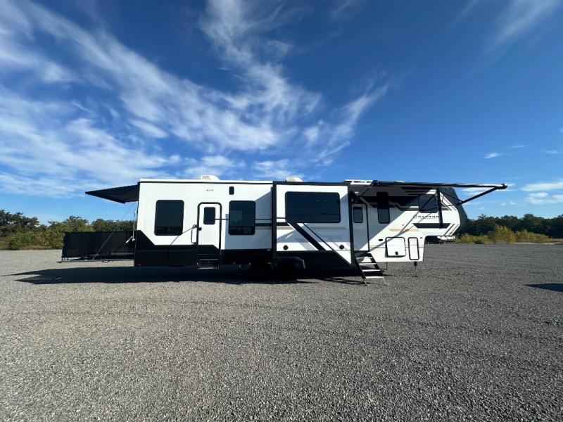 2026 Keystone Raptor Carbon Series (Fifth Wheel) 3, $ 82,995