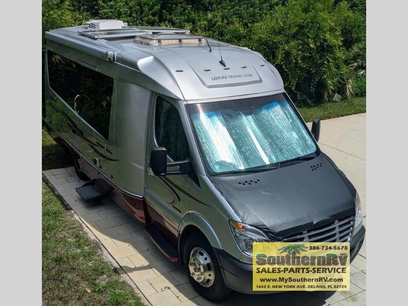 2009 !!!PENDING SALE!!!  Leisure Travel Vans Freed, $ 54,999