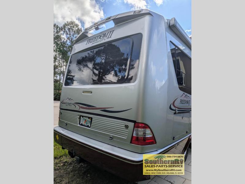 2009 !!!PENDING SALE!!!  Leisure Travel Vans Freed, $ 54,999