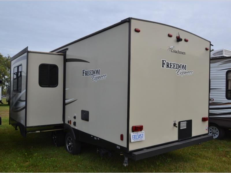 2017 Coachmen Freedom Express Ultra-Lite 257BHS, $ 0