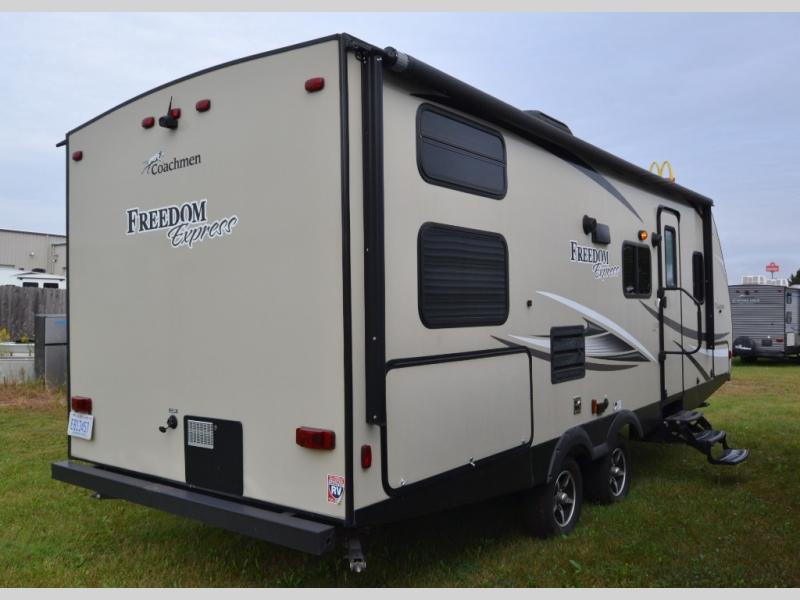 2017 Coachmen Freedom Express Ultra-Lite 257BHS, $ 0