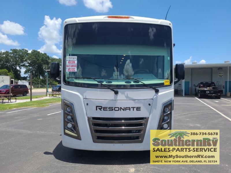 2024 Thor Motor Coach Quantum Sprinter MB24, $ 111,999