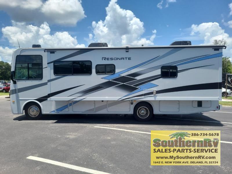 2024 Thor Motor Coach Quantum Sprinter MB24, $ 111,999