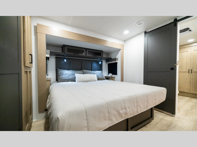 2026 Forest River Rockwood Signature Fifth Wheel 4, $ 0