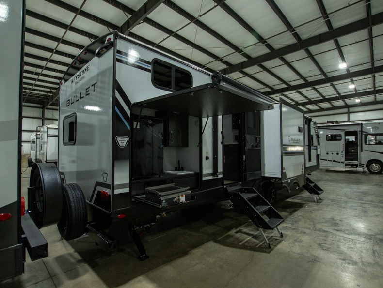 2026 Keystone Bullet Premium 330BKQ, $ 62,244