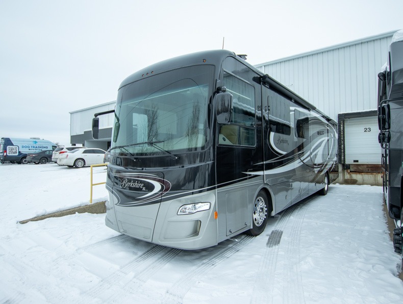 2016 Forest River Berkshire XL 40BH, $ 0