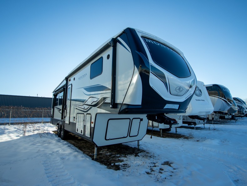 2022 Keystone Montana High Country 295RL, $ 0