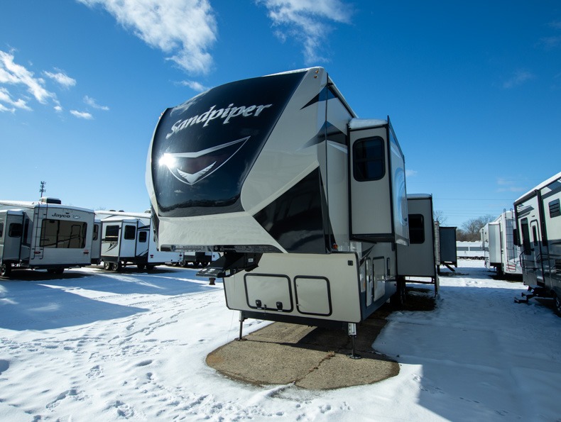 2019 Forest River Sandpiper 384QBOK, $ 0