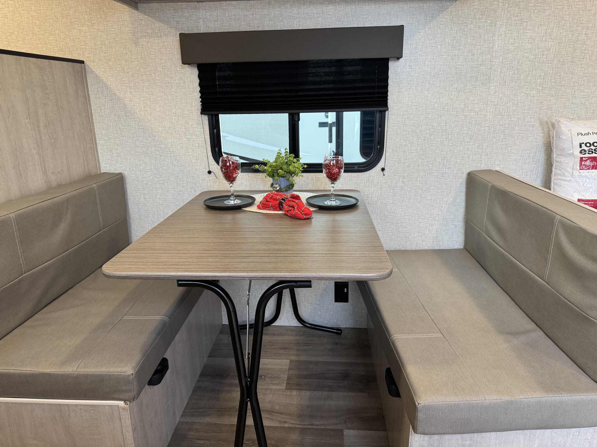 2025 CrossRoads Zinger Lite ZR18BH, $ 14,900