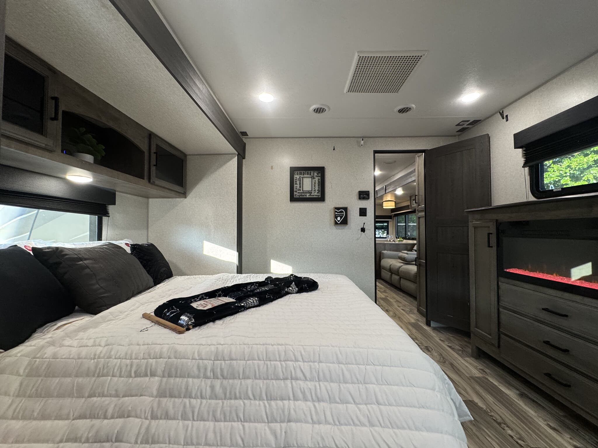 2022 Venture SportTrek Touring Edition STT272VRK, $ 33,999