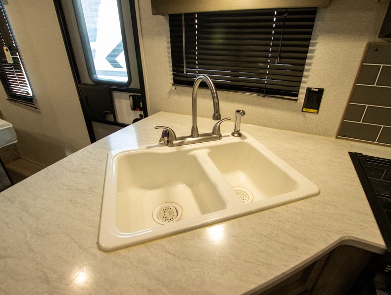 2021 Keystone Hideout (Travel Trailer - East/All) , $ 0