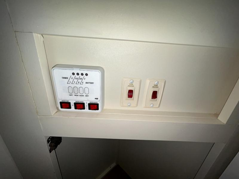 2009 Dutchmen Dutchmen 27CD-SL, $ 13,990