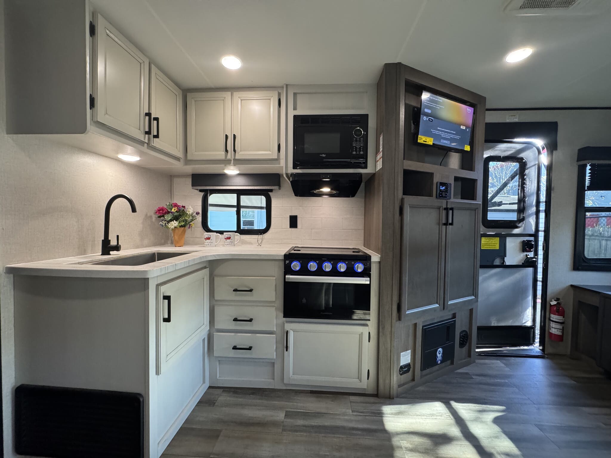 2023 Highland Ridge Open Range 26RLS, $ 21,500