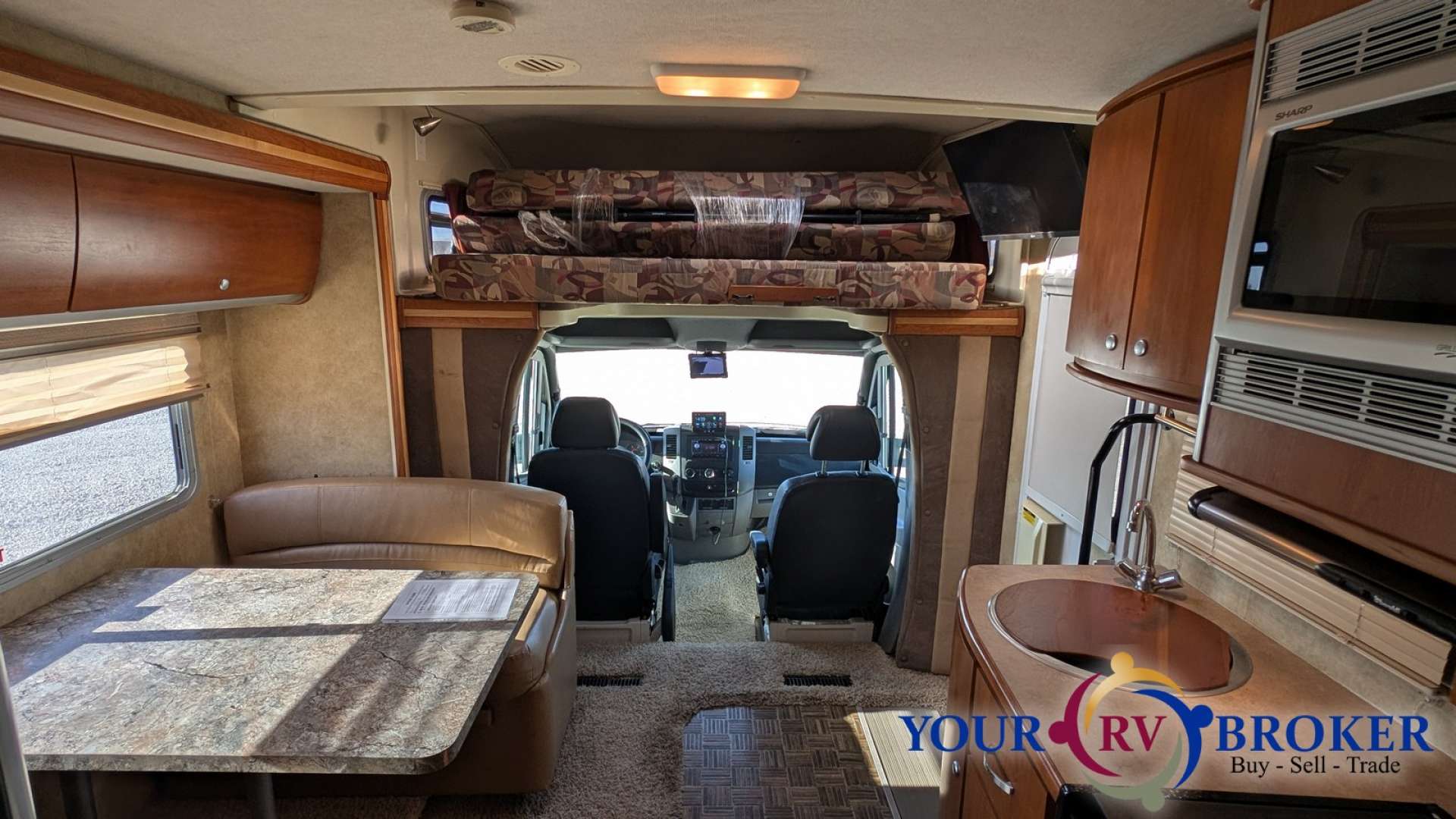 2008 Winnebago Itasca Navion 24J, $ 39,900