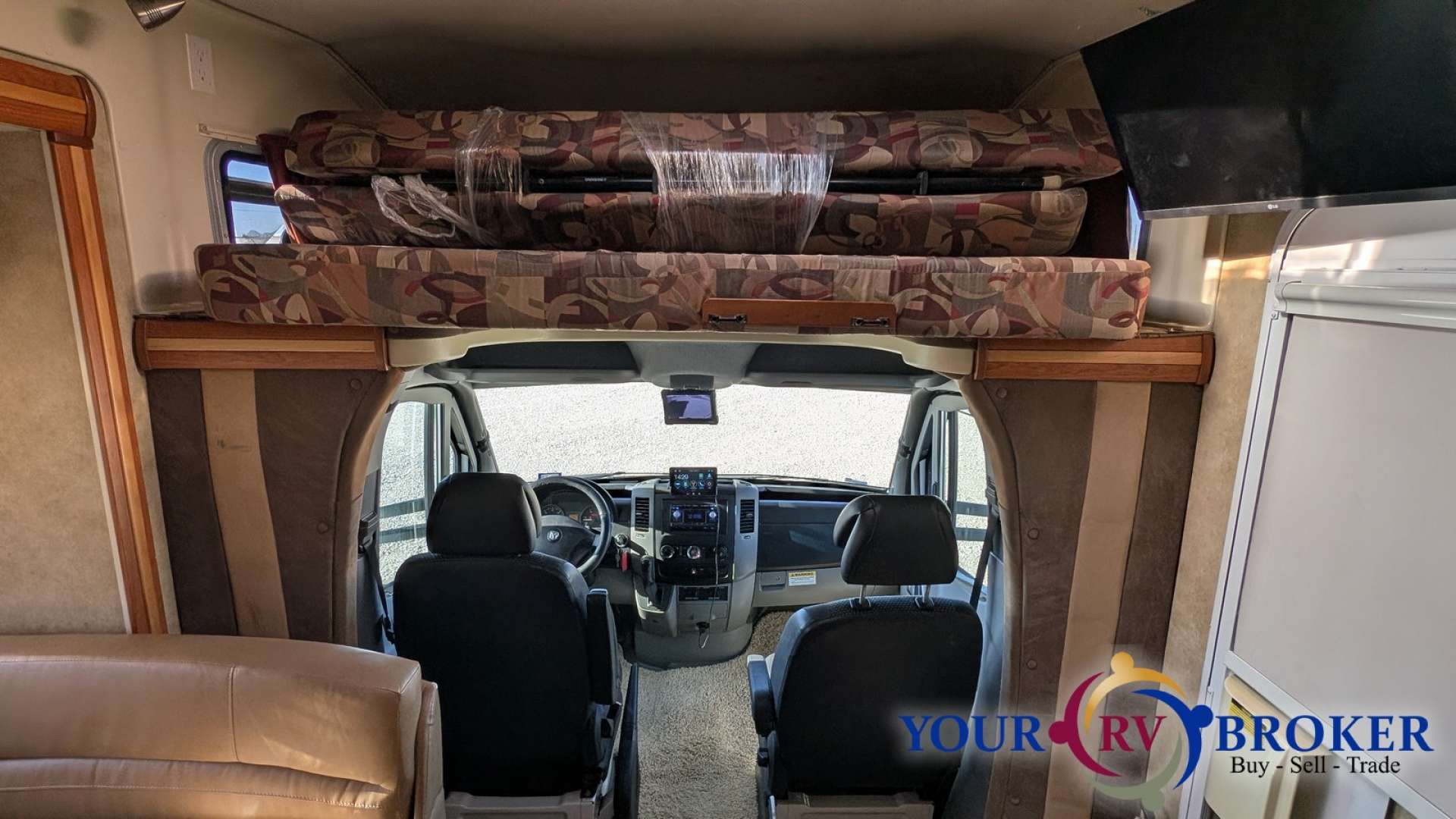 2008 Winnebago Itasca Navion 24J, $ 39,900