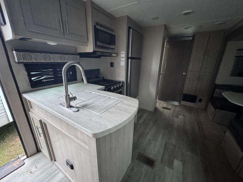 2022 Coachmen Catalina Legacy, $ 23,900