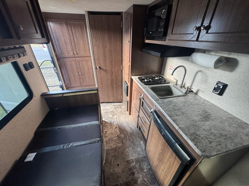 2018 Heartland Pioneer, $ 9,900