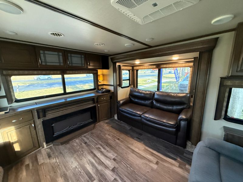 2019 Grand Design Solitude Fifth Wheel, $ 36,000