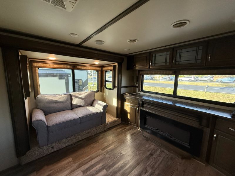 2019 Grand Design Solitude Fifth Wheel, $ 36,000
