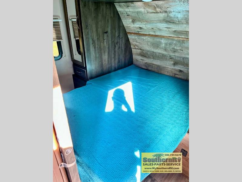 2018 Dutchmen Coleman Light 2405BH, $ 8,999