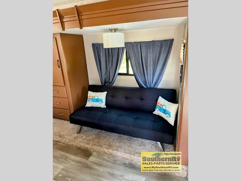 2018 Dutchmen Coleman Light 2405BH, $ 8,999