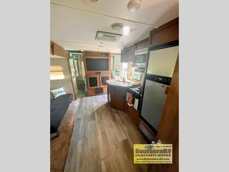 2018 Dutchmen Coleman Light 2405BH, $ 8,999