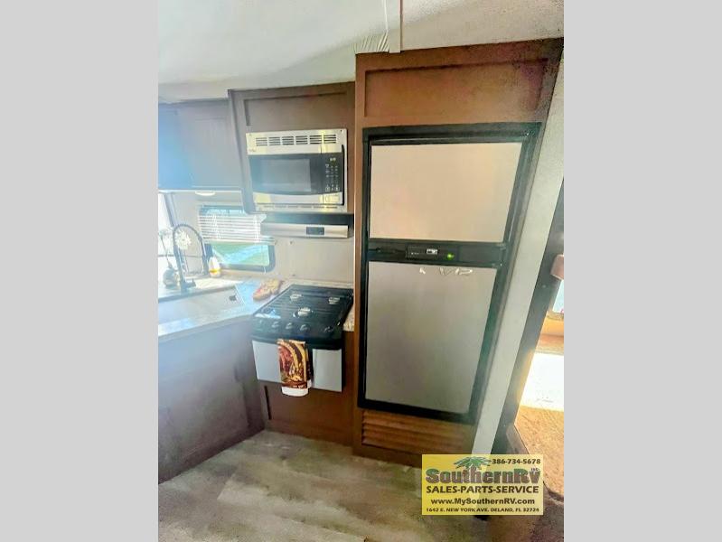 2018 Dutchmen Coleman Light 2405BH, $ 8,999