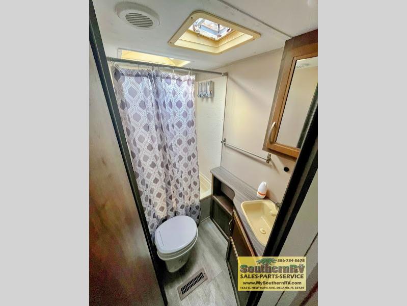 2018 Dutchmen Coleman Light 2405BH, $ 8,999