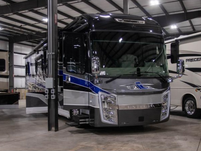 2024 Entegra Coach Cornerstone 45Z, $ 927,826