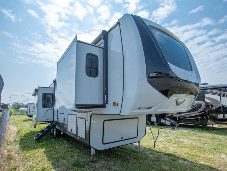 2022 Forest River Cedar Creek Champagne Edition 38, $ 0