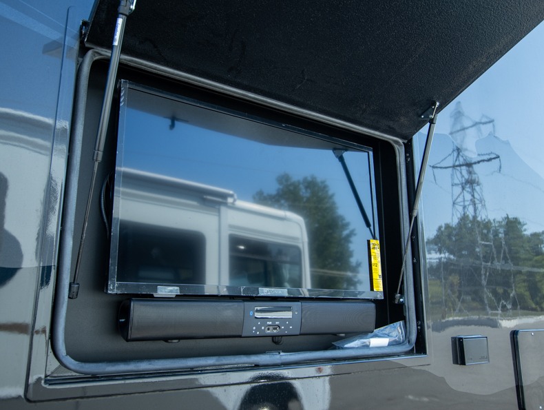 2026 Dynamax Europa 31SS, $ 366,816