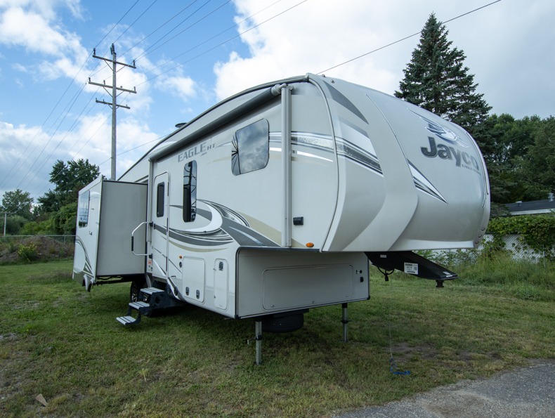 2018 Jayco Eagle HT 27.5RLTS, $ 0