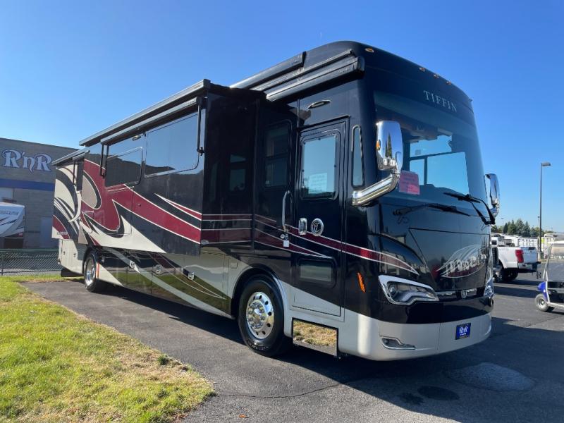 2019 Tiffin Motorhomes Allegro Bus 40 IP, $ 289,990