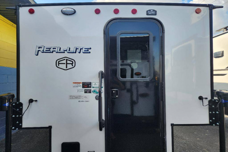 2025 Palomino Real-Lite Truck Campers SS-1608, $ 27,990
