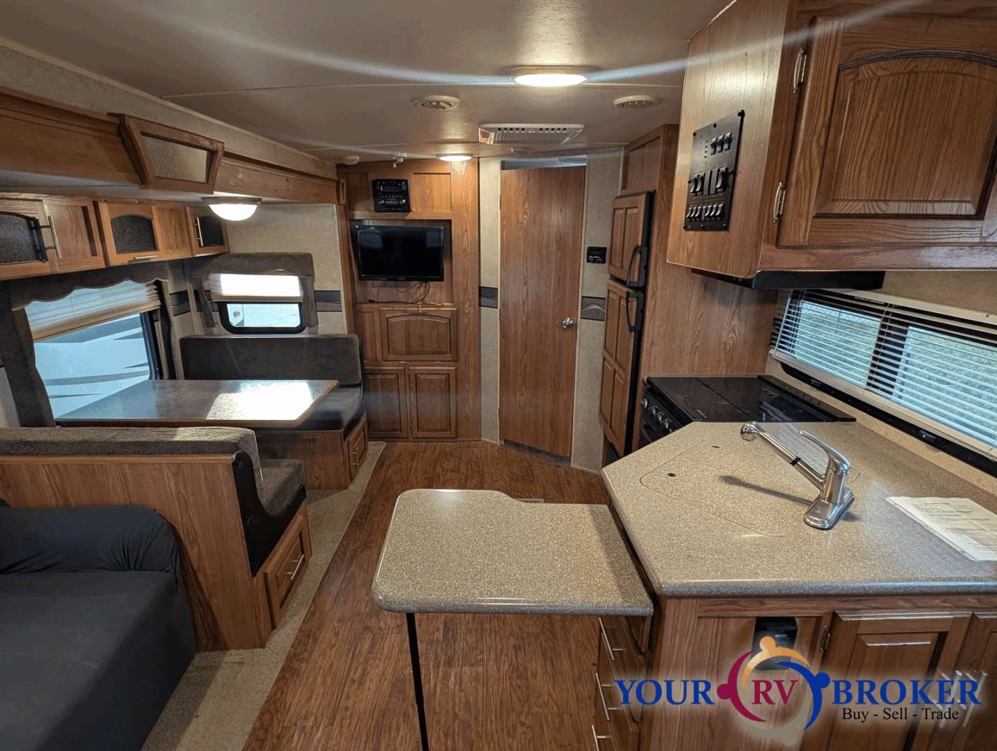 2015 Forest River Rockwood Ultra Lite 2604WS, $ 13,900