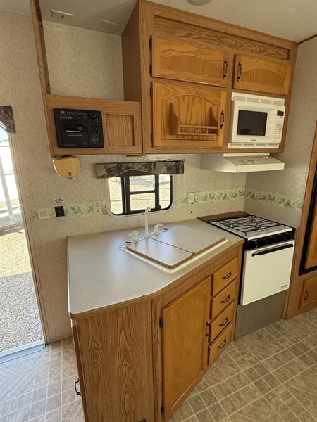 2003 KZ 36SPL, $ 10,900