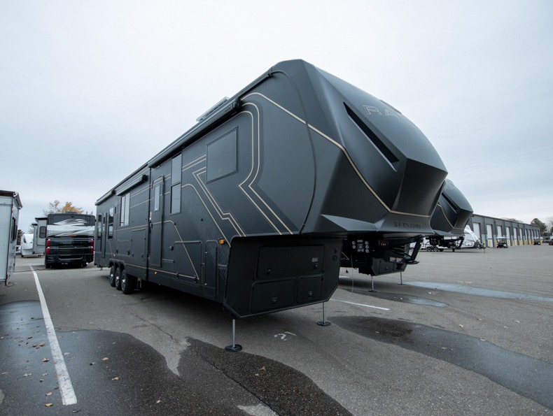 2026 Keystone Raptor 441, $ 186,818