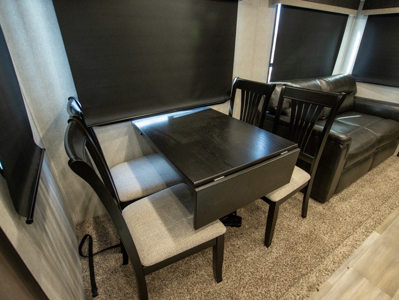 2023 Coachmen Chaparral Lite 30BHS, $ 45,990