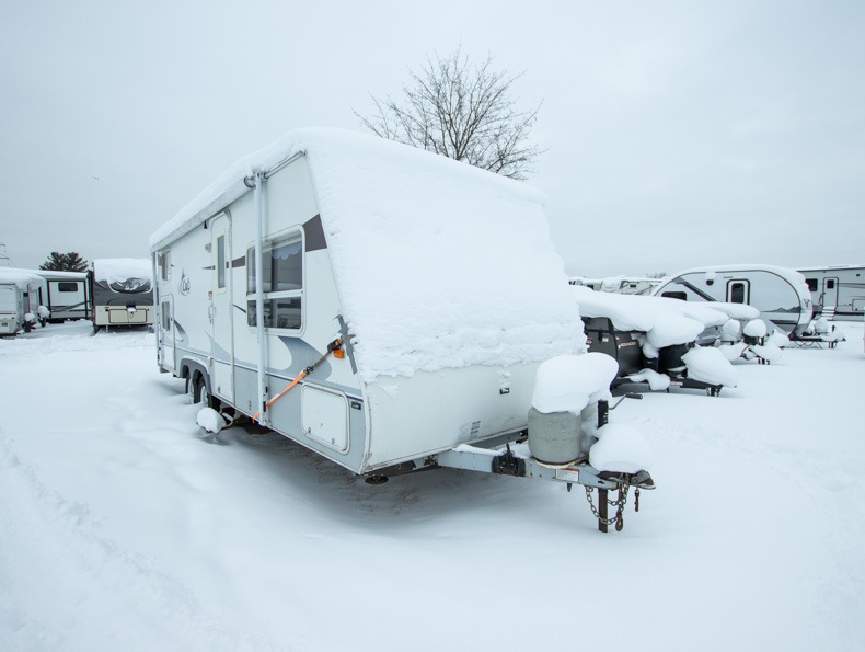 2004 Dutchmen Aerolite 25QB, $ 0