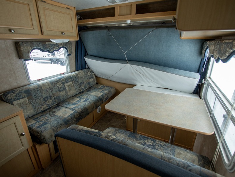 2004 Dutchmen Aerolite 25QB, $ 0