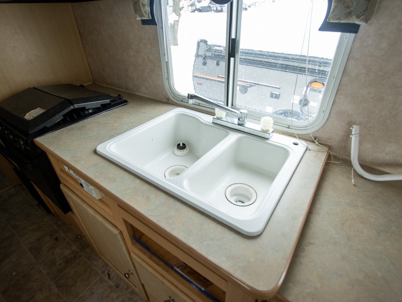 2004 Dutchmen Aerolite 25QB, $ 0